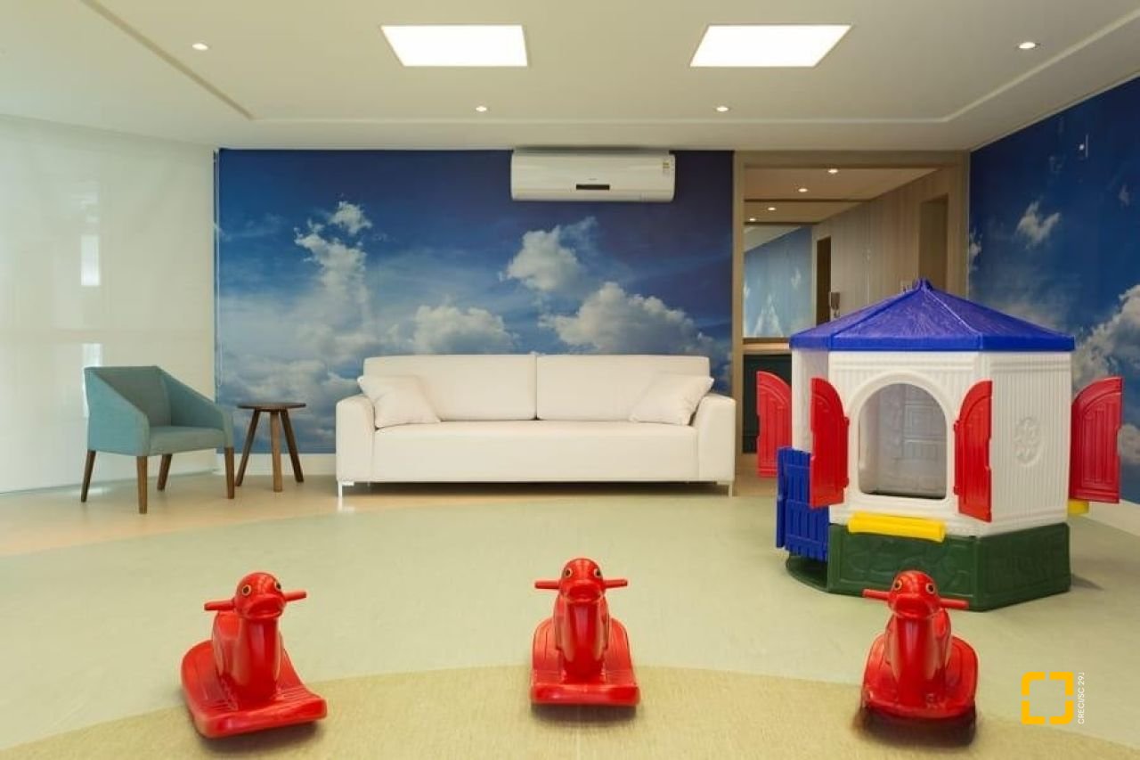Apartamento com 137m², 7 quartos (sendo 3 suítes), 2 garagens, no bairro Cachoeira do Bom Jesus em Florianópolis