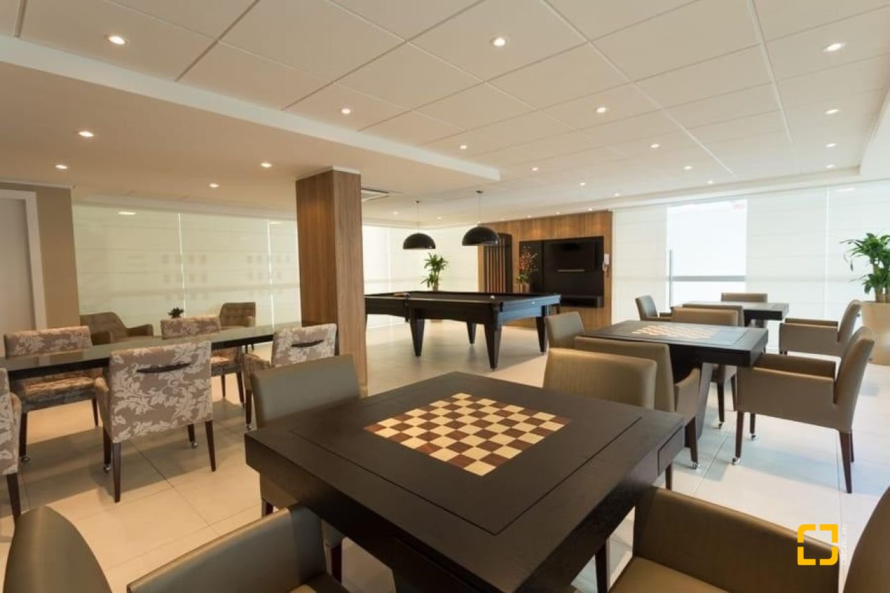 Apartamento com 137m², 7 quartos (sendo 3 suítes), 2 garagens, no bairro Cachoeira do Bom Jesus em Florianópolis