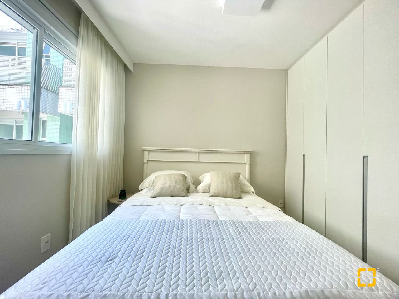 Apartamento com 137m², 4 quartos (sendo 3 suítes), 2 garagens, no bairro Cachoeira do Bom Jesus em Florianópolis