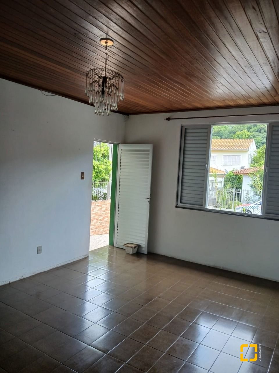 Casa com 246m², 3 quartos, 4 garagens, no bairro Saco dos Limões em Florianópolis