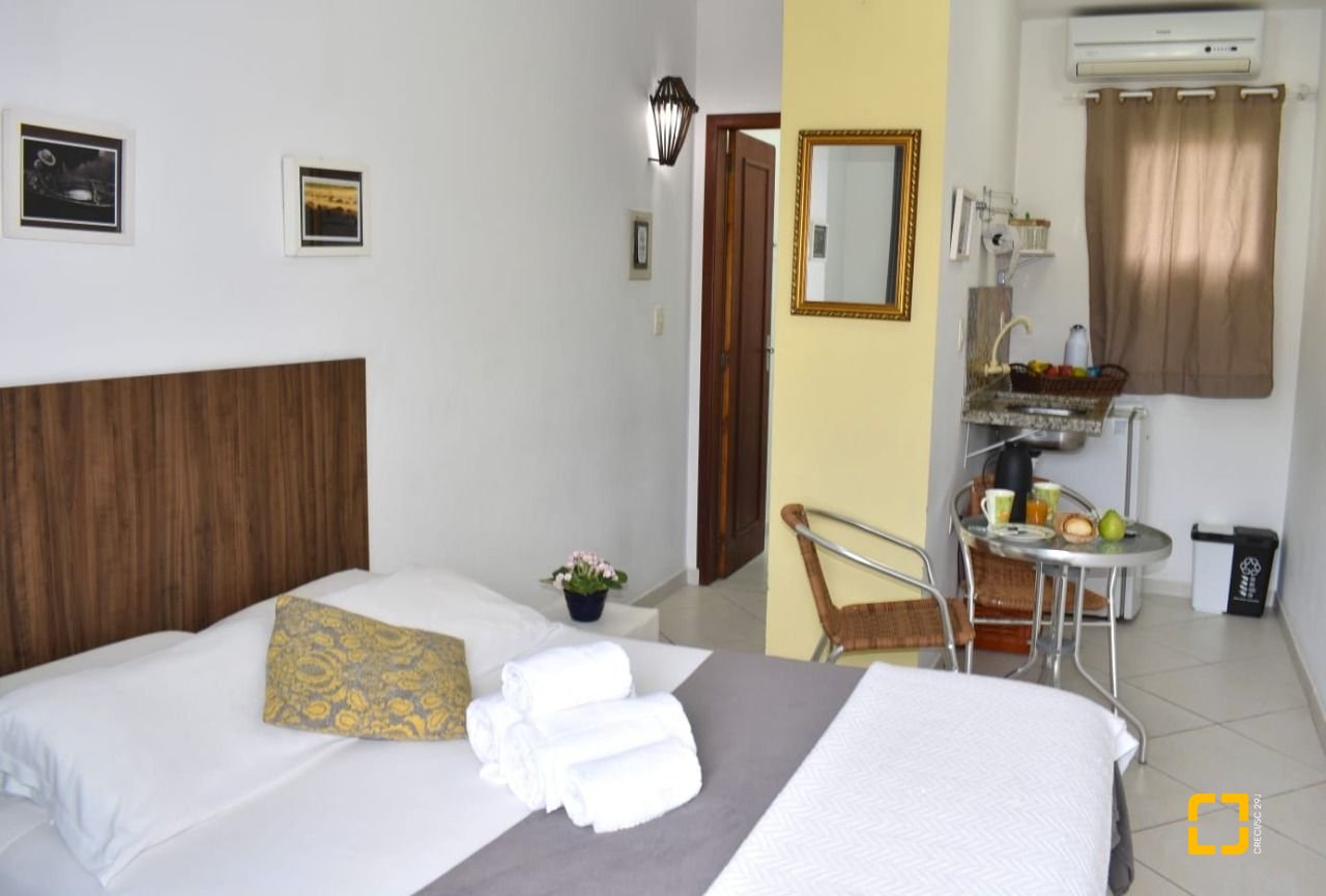 Hotel com 301m², 14 quartos (sendo 7 suítes), 50 garagens, no bairro Barra da Lagoa em Florianópolis