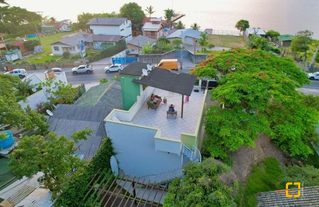 Hotel com 301m², 14 quartos (sendo 7 suítes), 50 garagens, no bairro Barra da Lagoa em Florianópolis