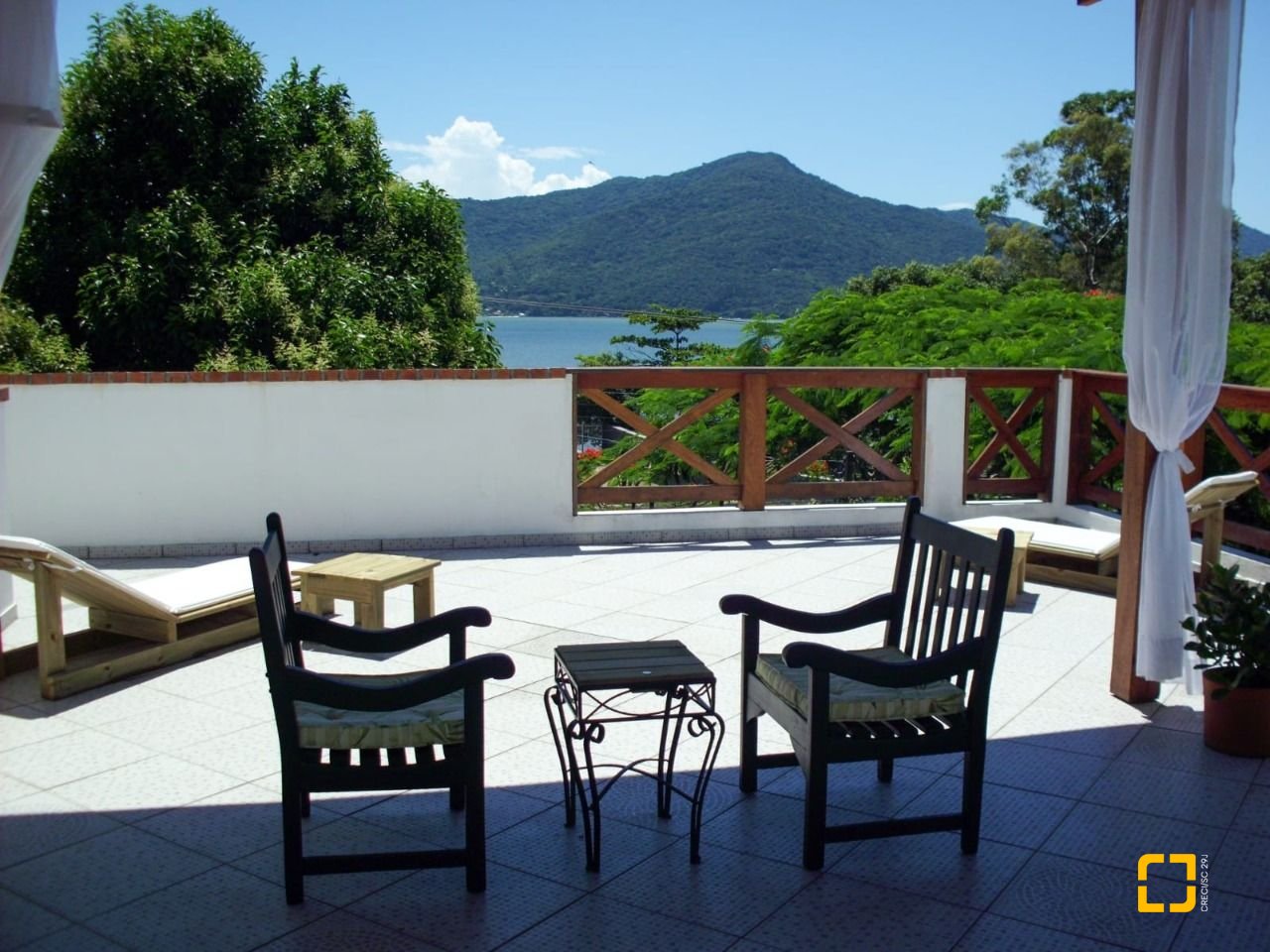 Hotel com 301m², 7 quartos (sendo 7 suítes), 50 garagens, no bairro Barra da Lagoa em Florianópolis