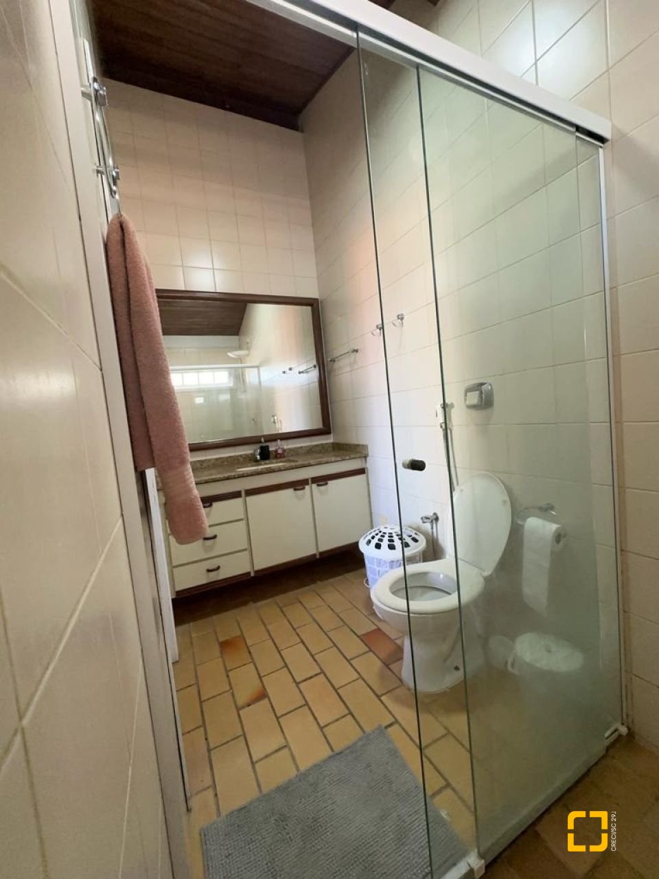 Casa com 209m², 4 quartos (sendo 1 suíte), 2 garagens, no bairro Cachoeira do Bom Jesus em Florianópolis