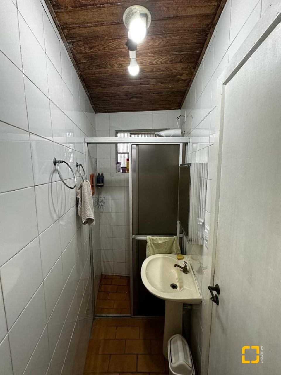 Casa com 209m², 4 quartos (sendo 1 suíte), 2 garagens, no bairro Cachoeira do Bom Jesus em Florianópolis