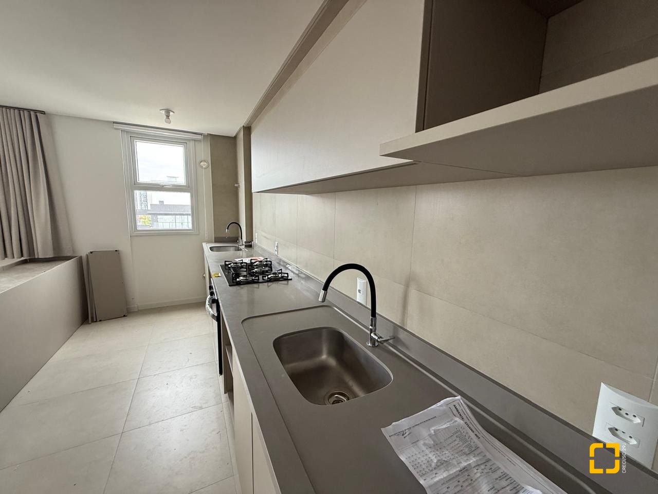 Apartamento com 48m², 2 quartos (sendo 1 suíte), 1 garagem, no bairro Centro em Florianópolis