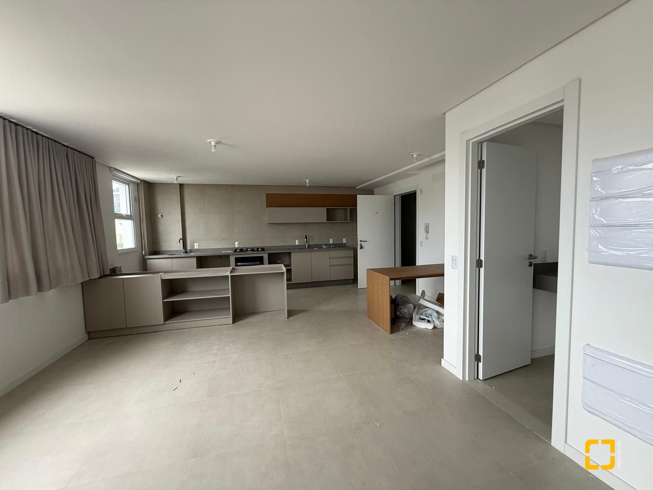 Apartamento com 48m², 2 quartos (sendo 1 suíte), 1 garagem, no bairro Centro em Florianópolis