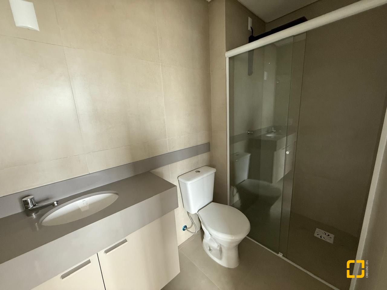 Apartamento com 48m², 2 quartos (sendo 1 suíte), 1 garagem, no bairro Centro em Florianópolis