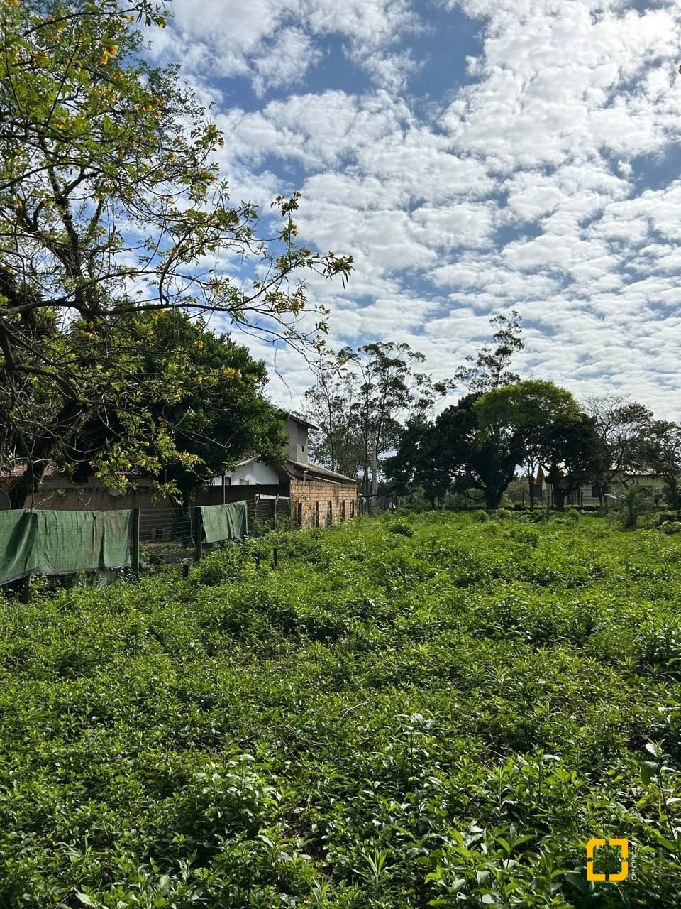 Terreno com 1493m², no bairro Ibiraquera em Imbituba