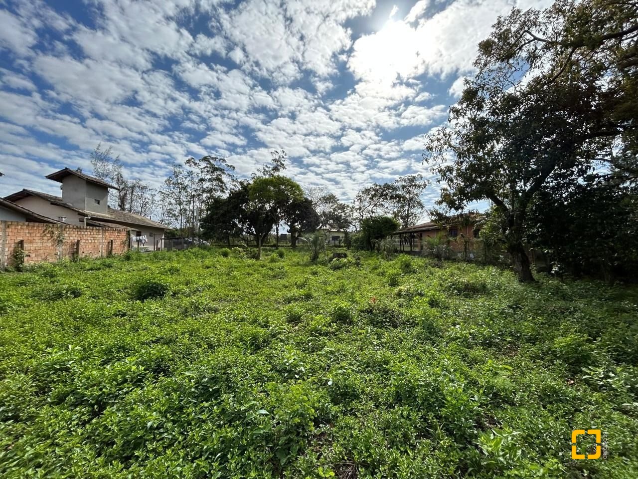 Terreno com 1493m², no bairro Ibiraquera em Imbituba