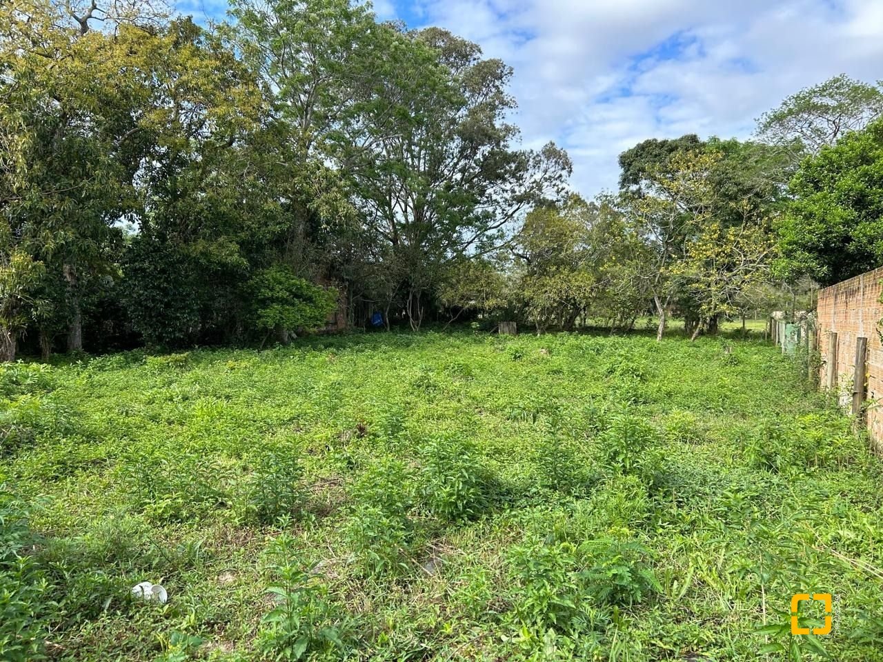 Terreno com 1493m², no bairro Ibiraquera em Imbituba