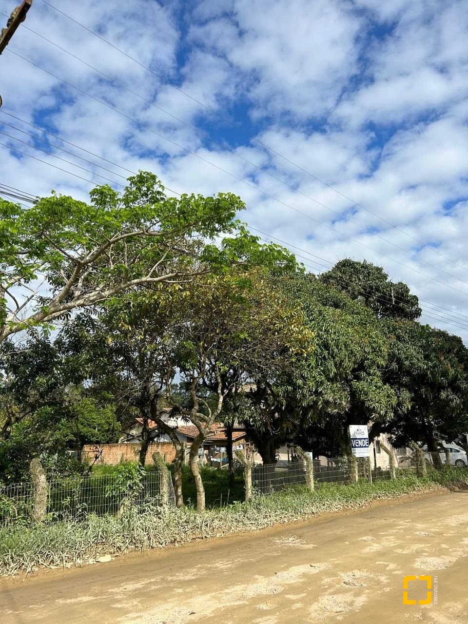 Terreno com 1493m², no bairro Ibiraquera em Imbituba