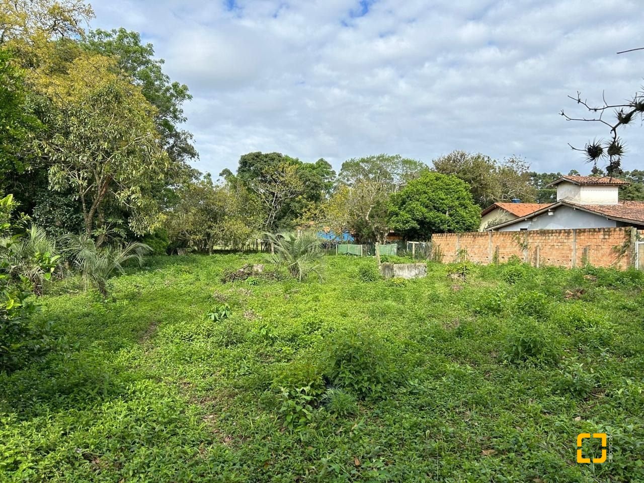 Terreno com 1493m², no bairro Ibiraquera em Imbituba