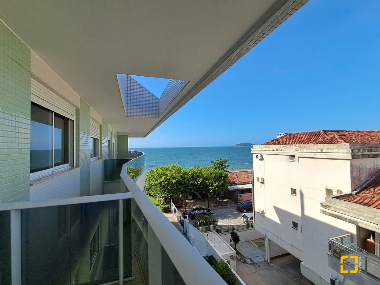 Cobertura com 246m², 7 quartos (sendo 3 suítes), 3 garagens, no bairro Cachoeira do Bom Jesus em Florianópolis