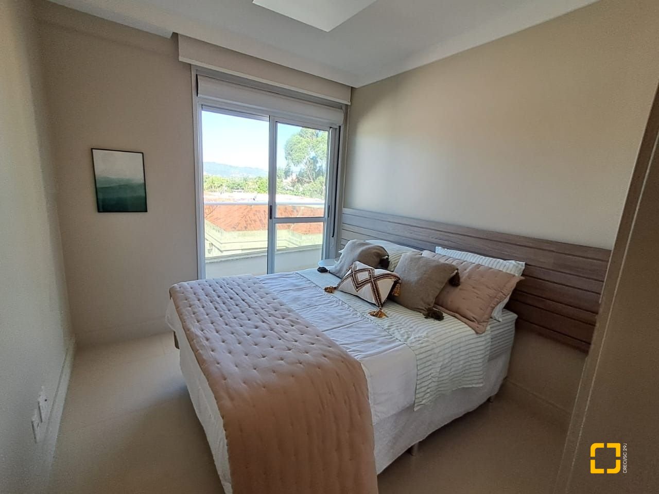 Cobertura com 246m², 7 quartos (sendo 3 suítes), 3 garagens, no bairro Cachoeira do Bom Jesus em Florianópolis