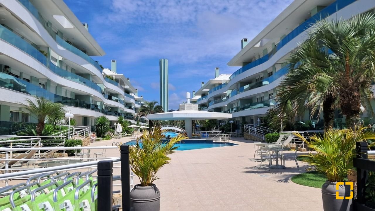 Cobertura com 246m², 7 quartos (sendo 3 suítes), 3 garagens, no bairro Cachoeira do Bom Jesus em Florianópolis
