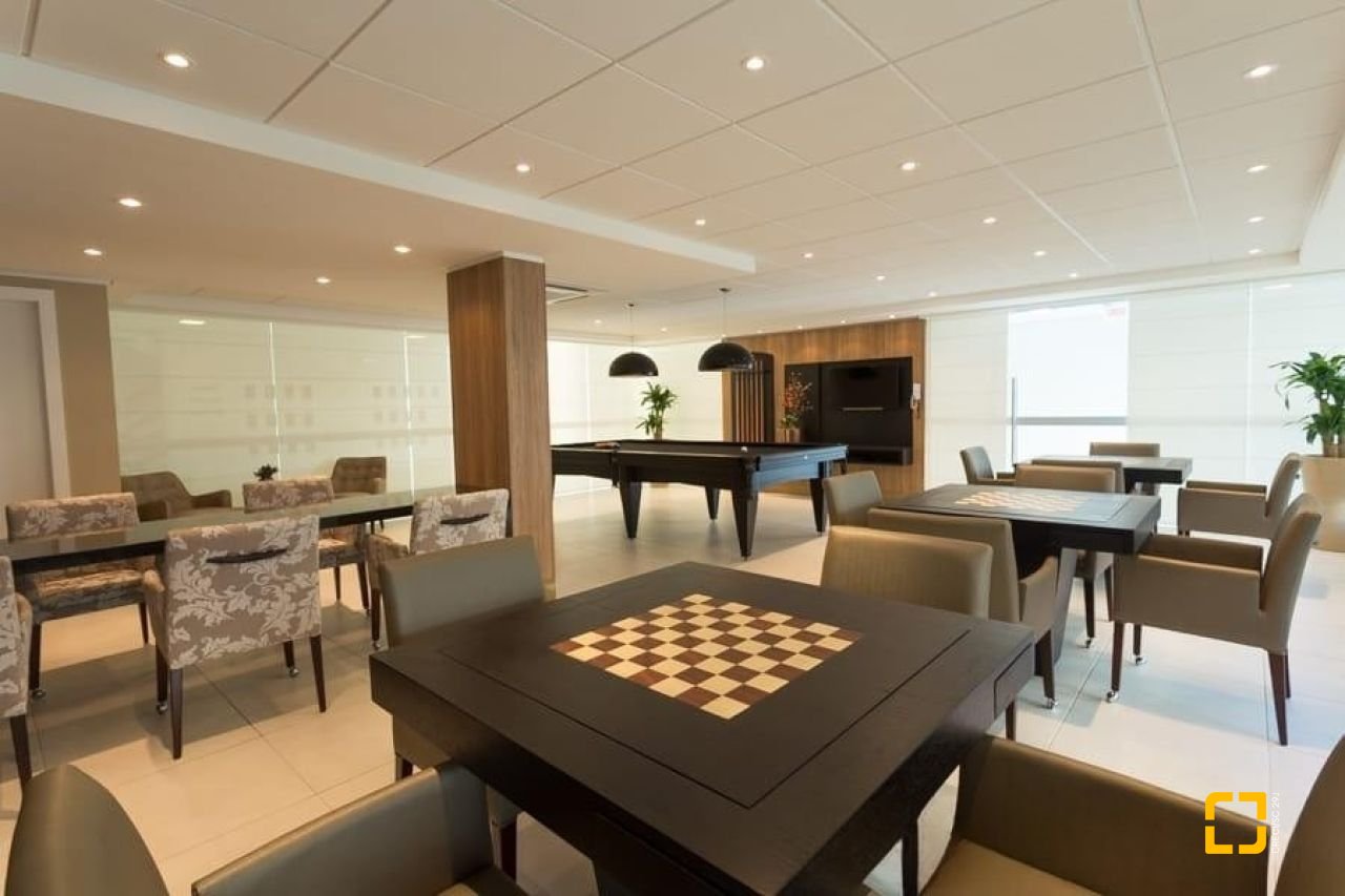 Cobertura com 246m², 7 quartos (sendo 3 suítes), 3 garagens, no bairro Cachoeira do Bom Jesus em Florianópolis