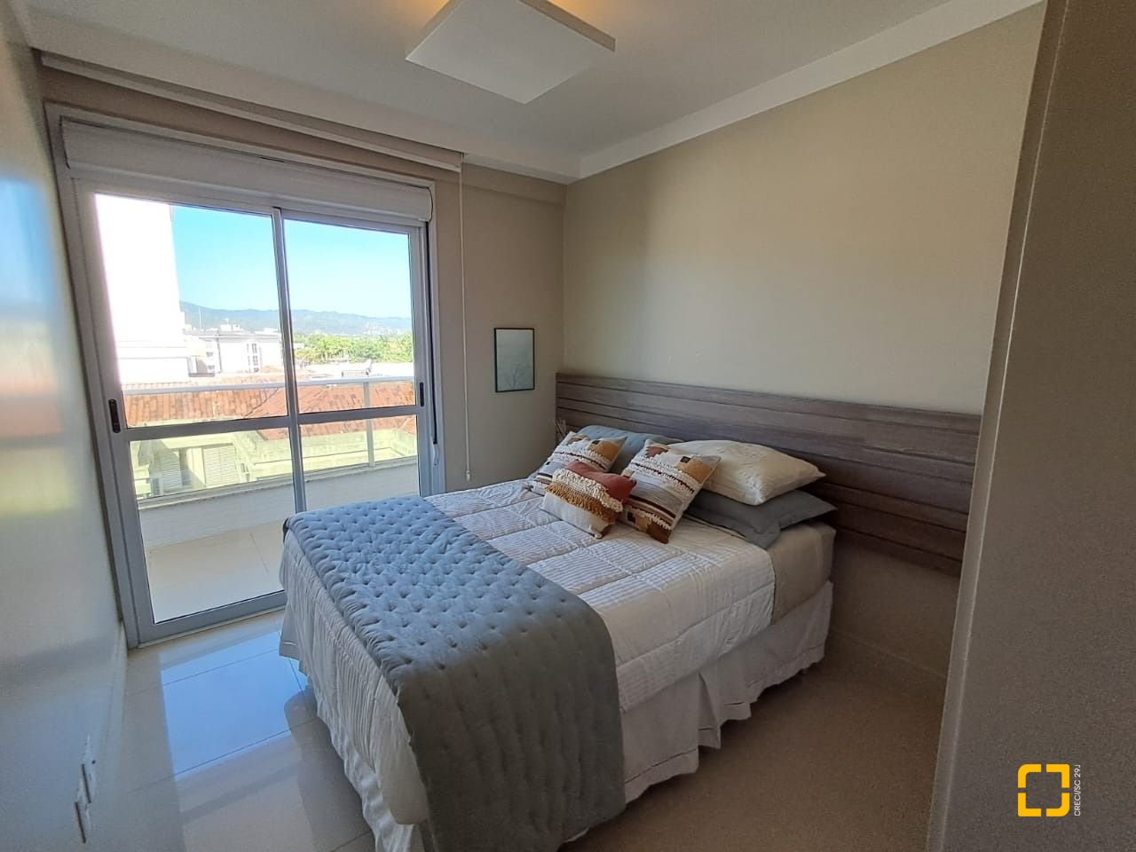 Cobertura com 246m², 4 quartos (sendo 3 suítes), 3 garagens, no bairro Cachoeira do Bom Jesus em Florianópolis