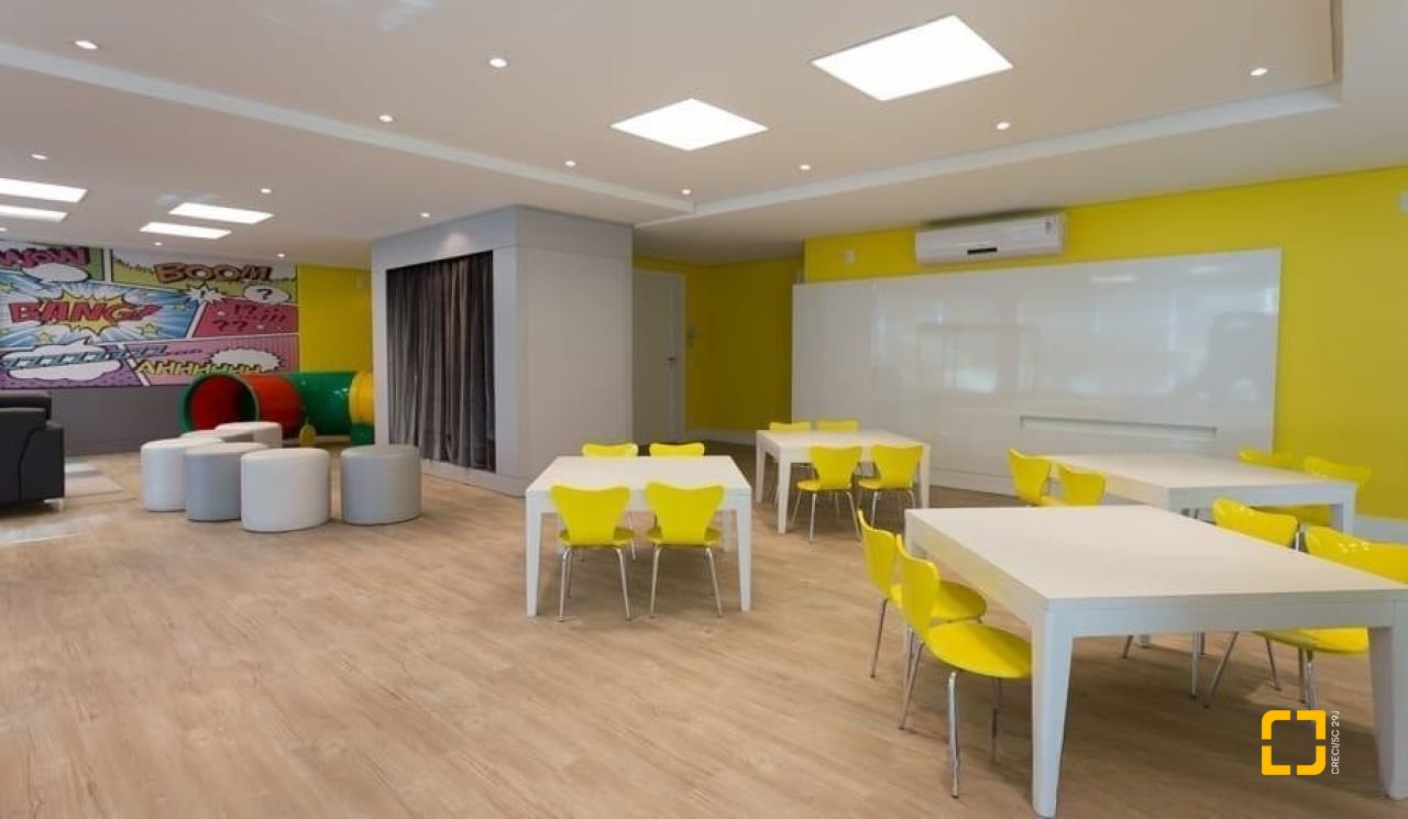 Cobertura com 246m², 4 quartos (sendo 3 suítes), 3 garagens, no bairro Cachoeira do Bom Jesus em Florianópolis