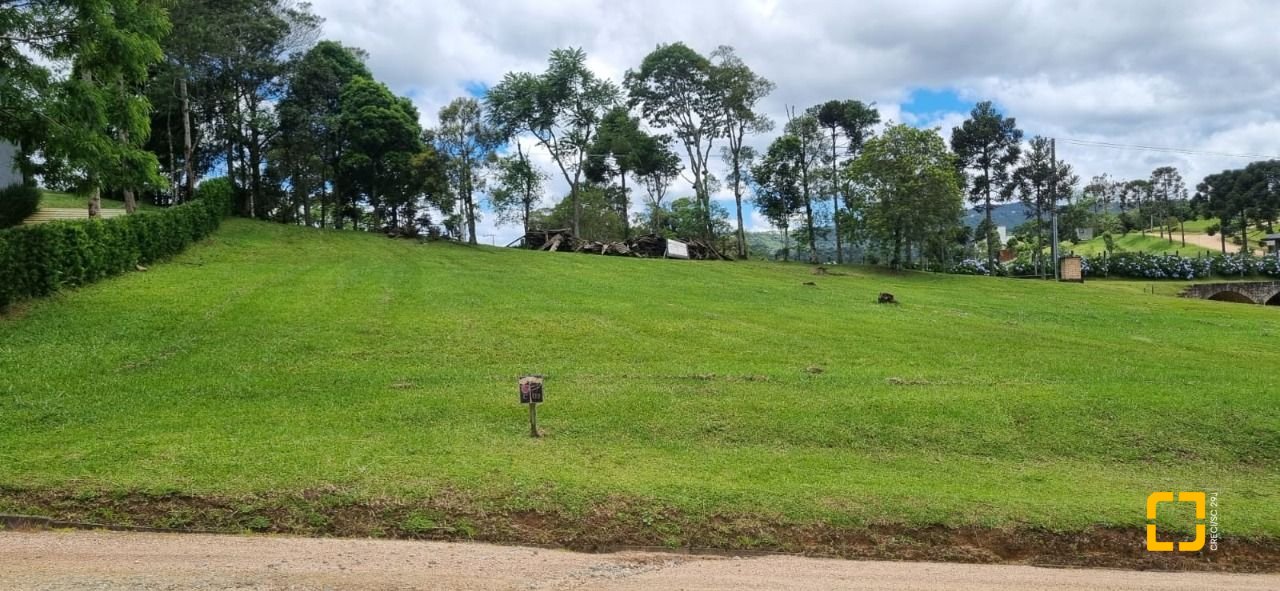 Terreno com 1000m², no bairro Invernadinha em Rancho Queimado