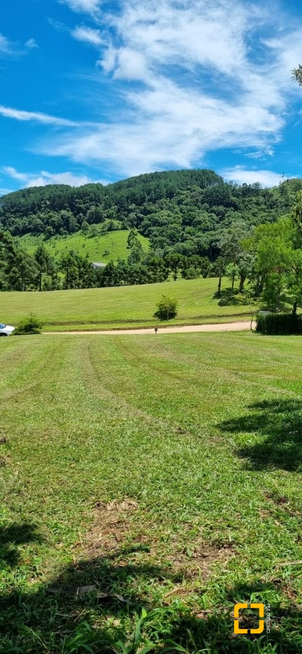 Terreno com 1000m², no bairro Invernadinha em Rancho Queimado