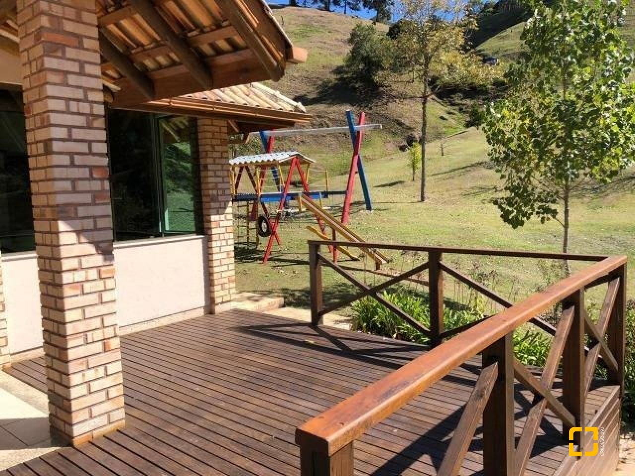 Terreno com 1000m², no bairro Invernadinha em Rancho Queimado