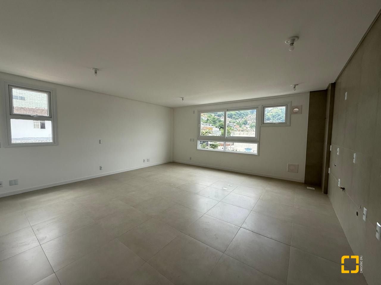 Studio com 38m², 1 quarto, 1 garagem, no bairro Centro em Florianópolis