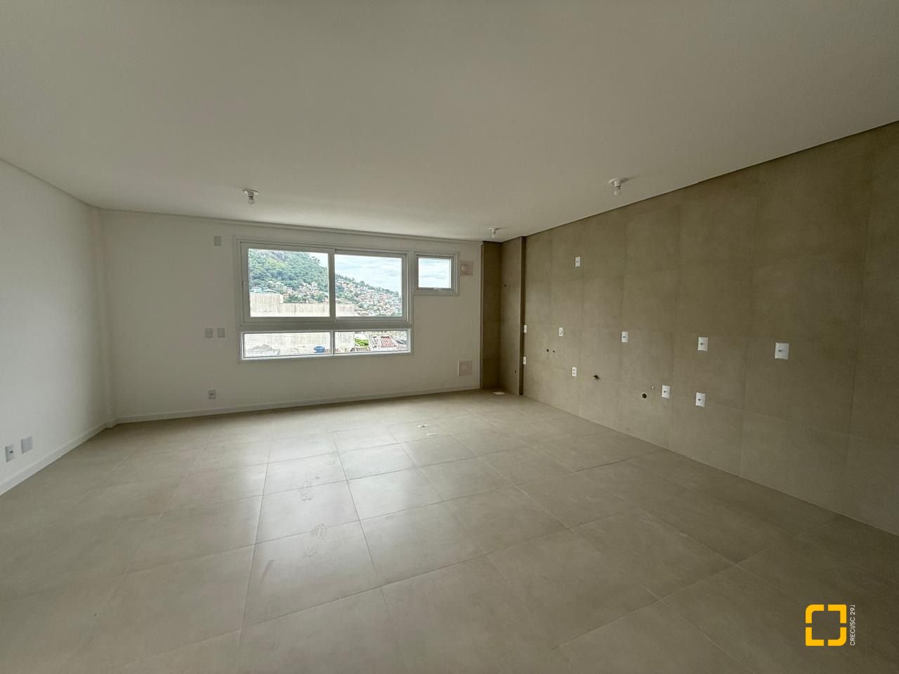 Studio com 38m², 1 quarto, 1 garagem, no bairro Centro em Florianópolis