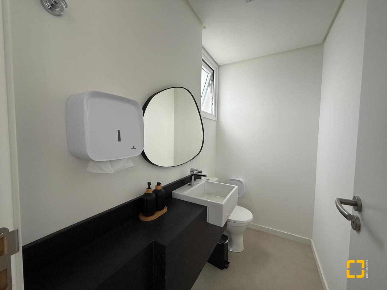Studio com 52m², 1 quarto, 1 garagem, no bairro Centro em Florianópolis