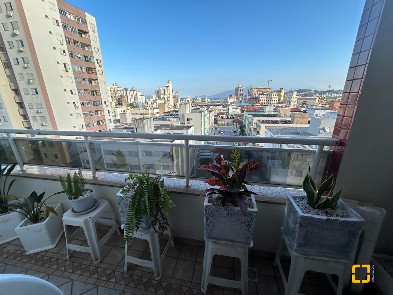 Apartamento com 138m², 4 quartos (sendo 1 suíte), 1 garagem, no bairro Kobrasol em São José