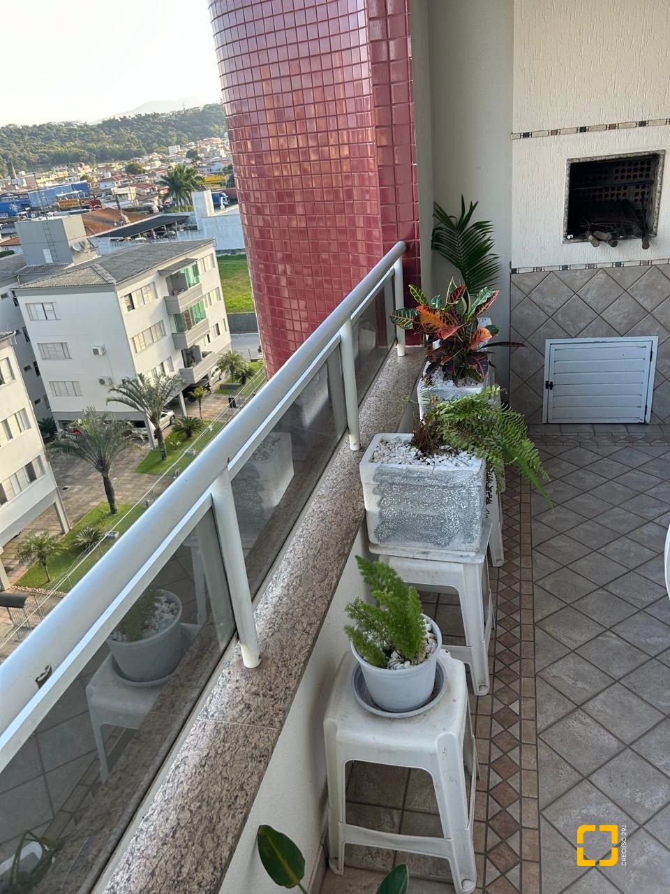 Apartamento com 138m², 4 quartos (sendo 1 suíte), 1 garagem, no bairro Kobrasol em São José
