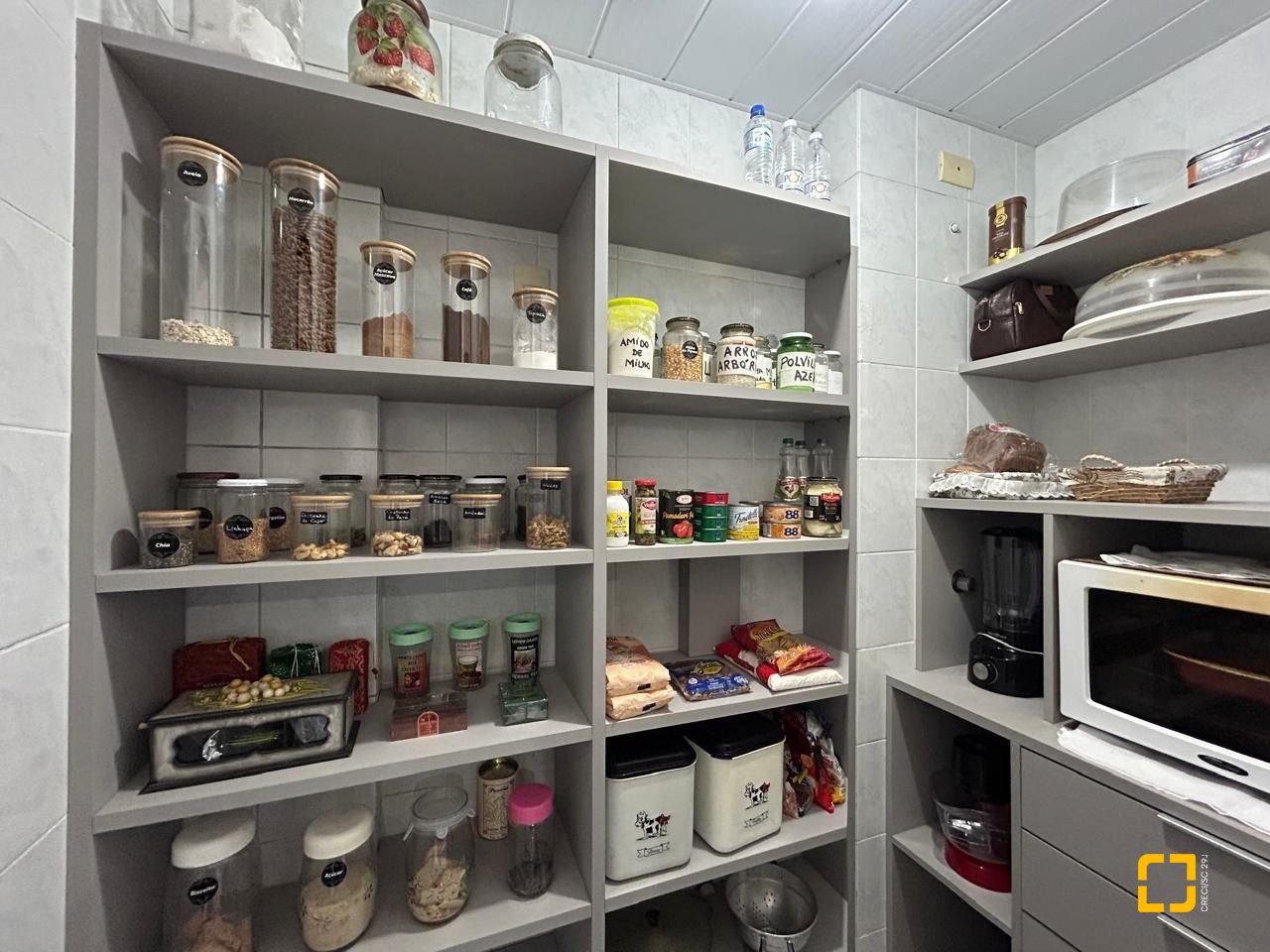 Apartamento com 138m², 4 quartos (sendo 1 suíte), 1 garagem, no bairro Kobrasol em São José