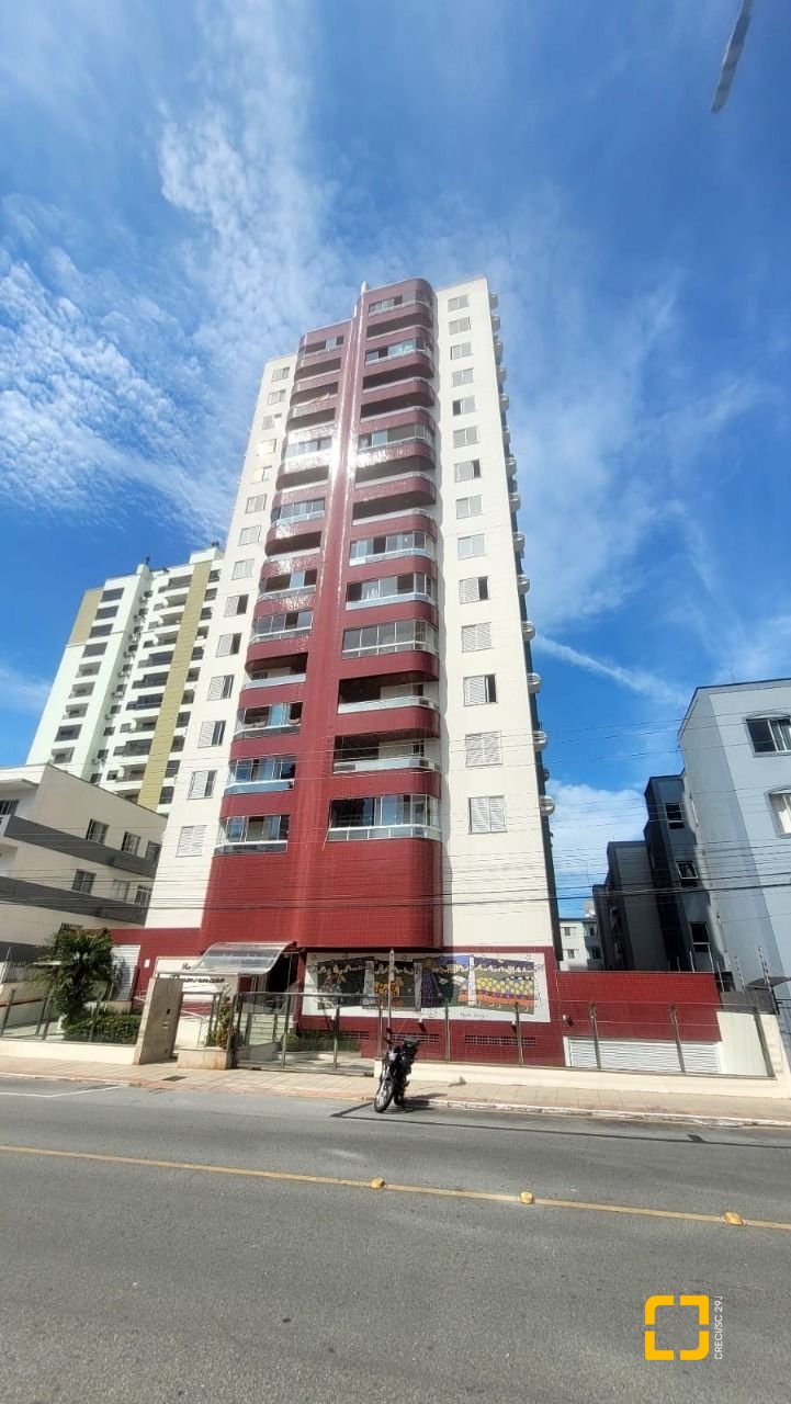Apartamento com 138m², 4 quartos (sendo 1 suíte), 1 garagem, no bairro Kobrasol em São José