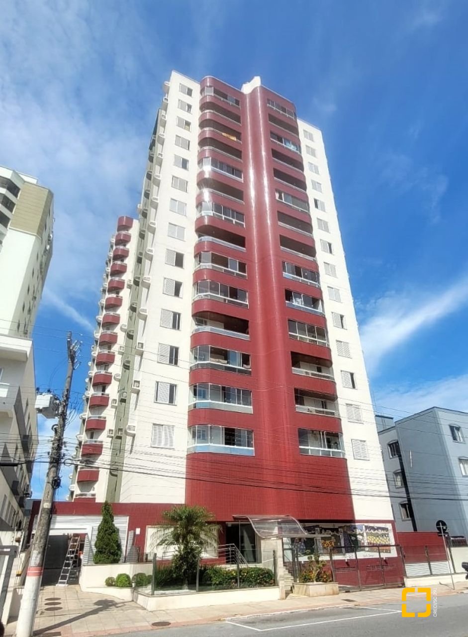 Apartamento com 138m², 5 quartos (sendo 1 suíte), 1 garagem, no bairro Kobrasol em São José