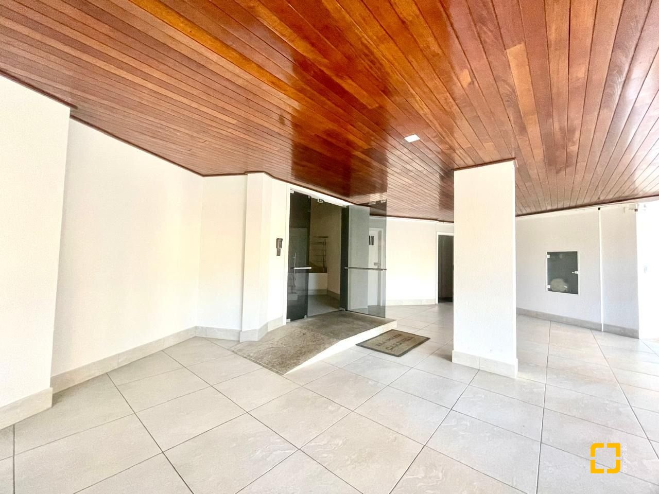 Apartamento com 118m², 4 quartos (sendo 1 suíte), 2 garagens, no bairro Ingleses em Florianópolis