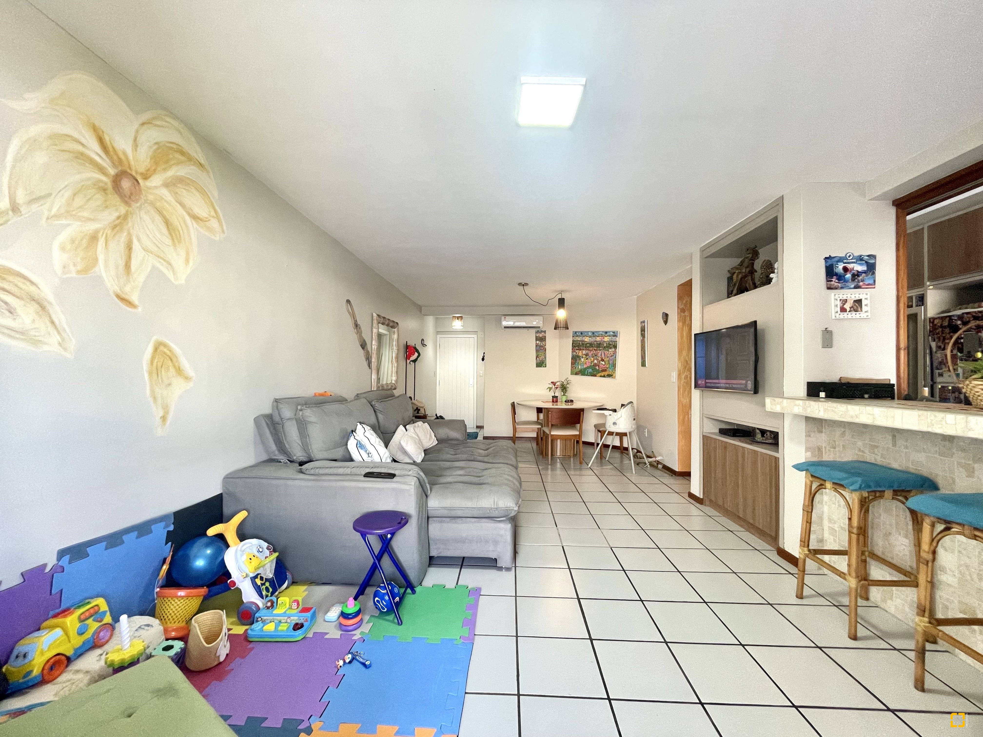 Apartamento com 118m², 4 quartos (sendo 1 suíte), 2 garagens, no bairro Ingleses em Florianópolis