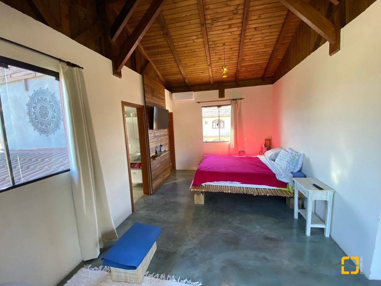 Casa com 170m², 3 quartos (sendo 1 suíte), no bairro Rio Tavares em Florianópolis