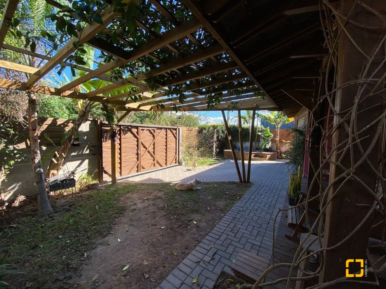 Casa com 170m², 3 quartos (sendo 1 suíte), no bairro Rio Tavares em Florianópolis