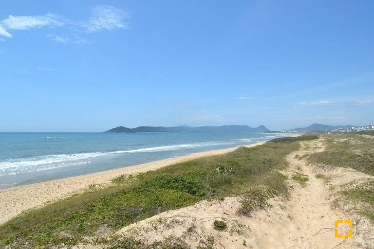 Casa com 170m², 3 quartos (sendo 1 suíte), no bairro Rio Tavares em Florianópolis