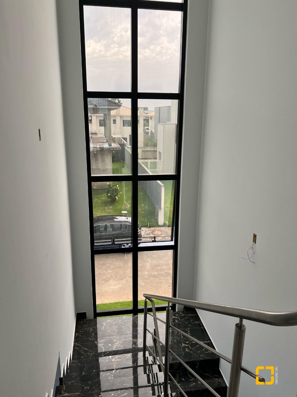 Casa com 390m², 8 quartos (sendo 4 suítes), 4 garagens, no bairro Ingleses em Florianópolis