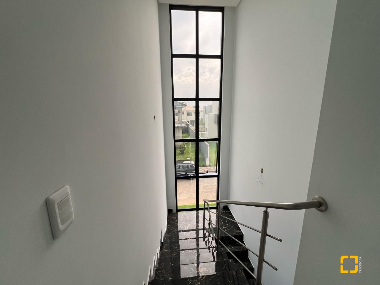 Casa com 390m², 8 quartos (sendo 4 suítes), 4 garagens, no bairro Ingleses em Florianópolis