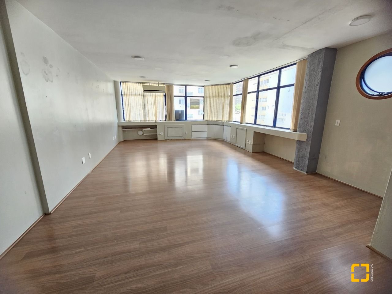 Sala com 49m², 1 garagem, no bairro Centro em Florianópolis