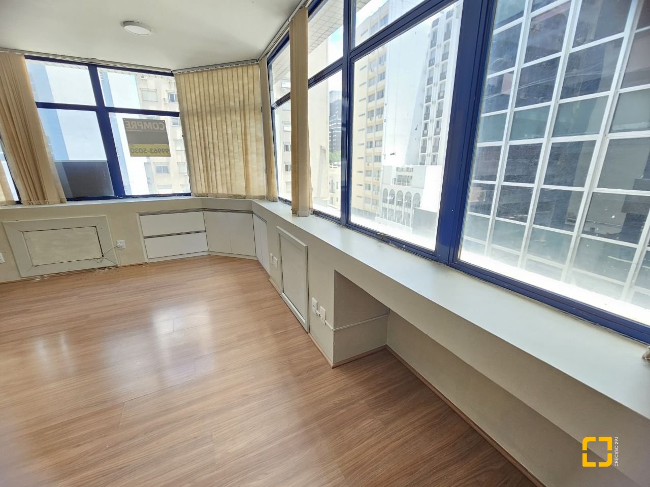 Sala com 49m², 1 garagem, no bairro Centro em Florianópolis