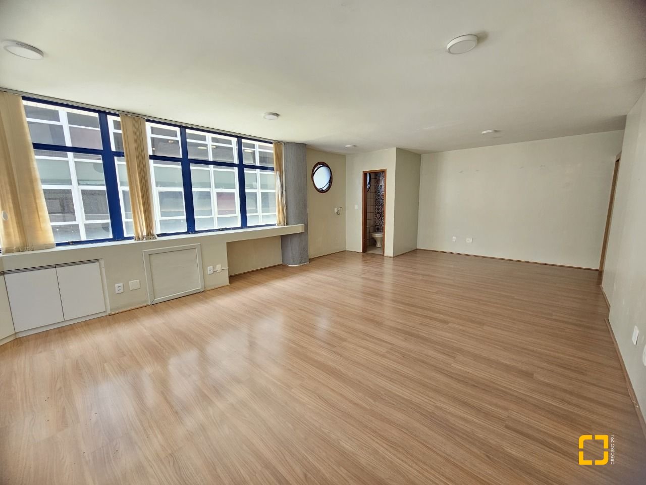 Sala com 49m², 1 garagem, no bairro Centro em Florianópolis