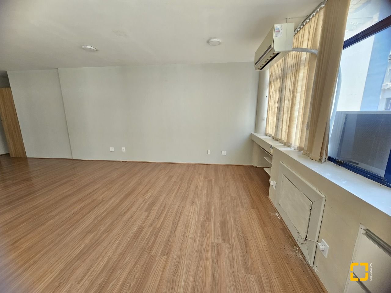 Sala com 49m², 1 garagem, no bairro Centro em Florianópolis