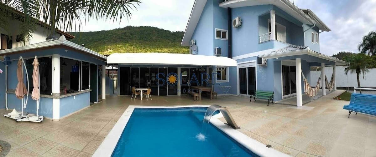 Casa com 200m², 7 quartos (sendo 2 suítes), 2 garagens, no bairro Santo Antônio de Lisboa em Florianópolis