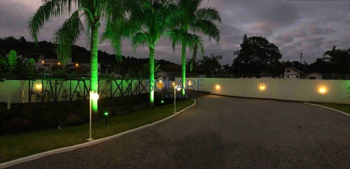 Casa com 200m², 7 quartos (sendo 2 suítes), 2 garagens, no bairro Santo Antônio de Lisboa em Florianópolis