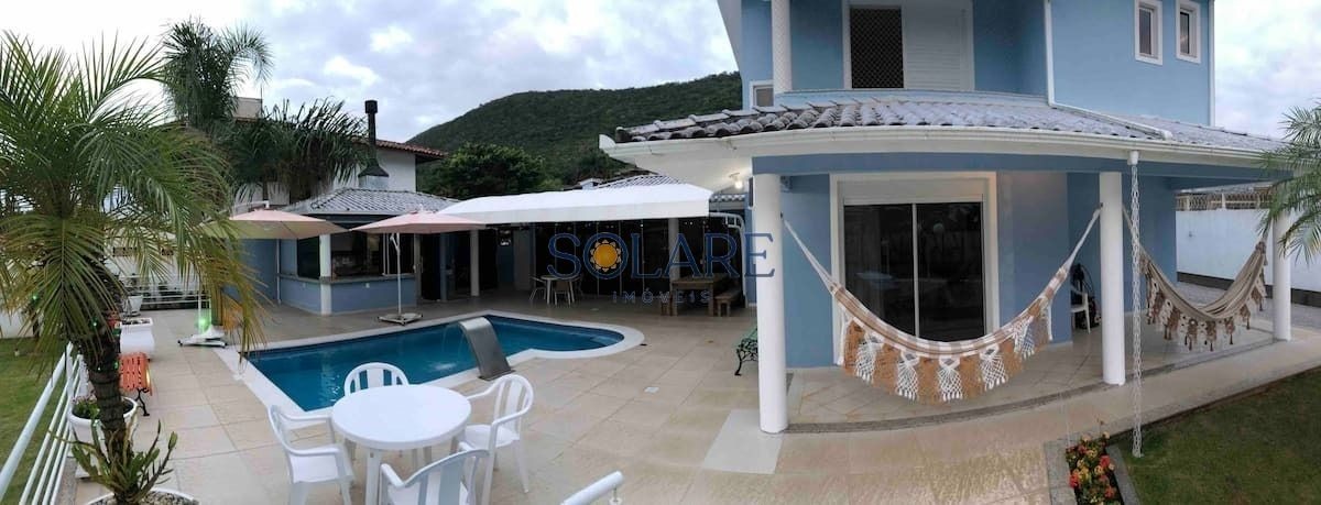 Casa com 200m², 7 quartos (sendo 2 suítes), 2 garagens, no bairro Santo Antônio de Lisboa em Florianópolis