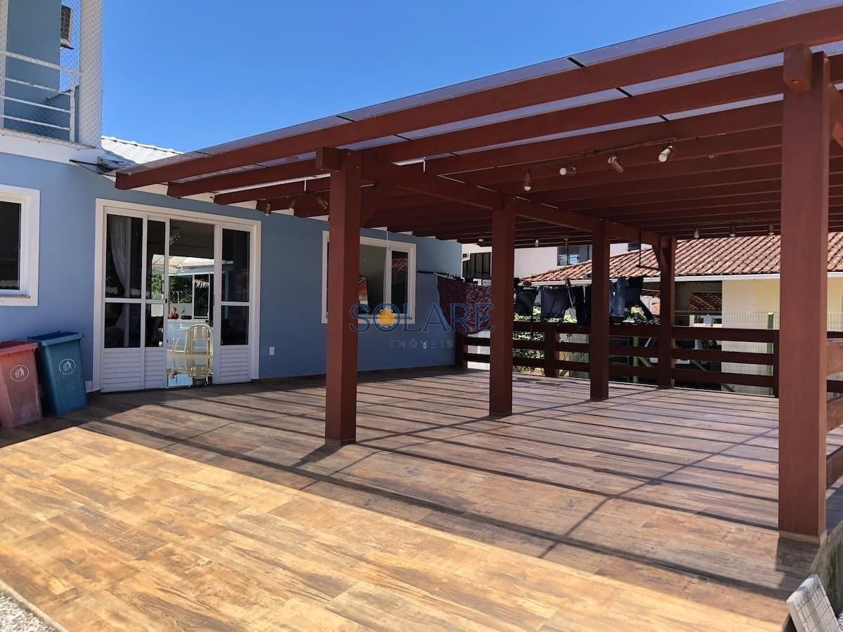 Casa com 200m², 7 quartos (sendo 2 suítes), 2 garagens, no bairro Santo Antônio de Lisboa em Florianópolis