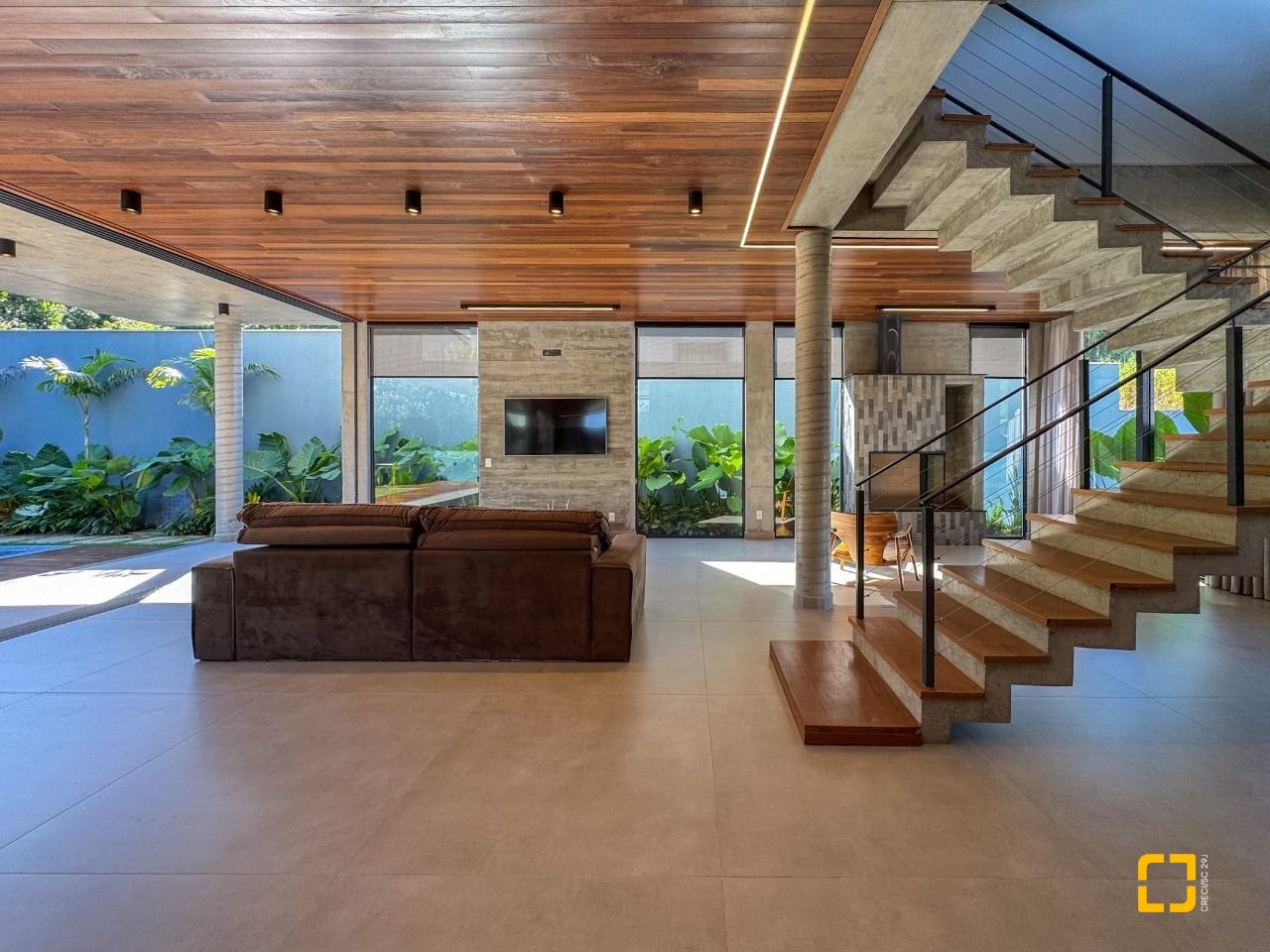 Casa de Condomínio com 492m², 5 quartos (sendo 5 suítes), 4 garagens, no bairro Campeche em Florianópolis